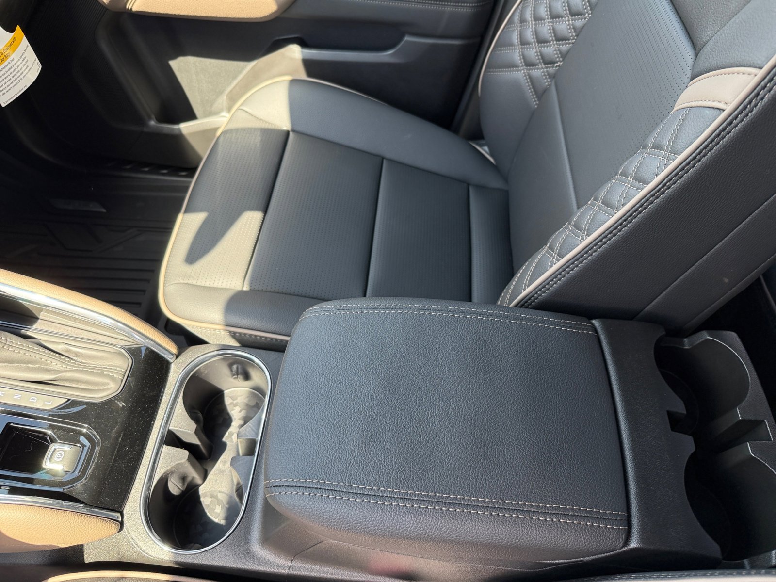 2026 Gmc Canyon Denali photo 14