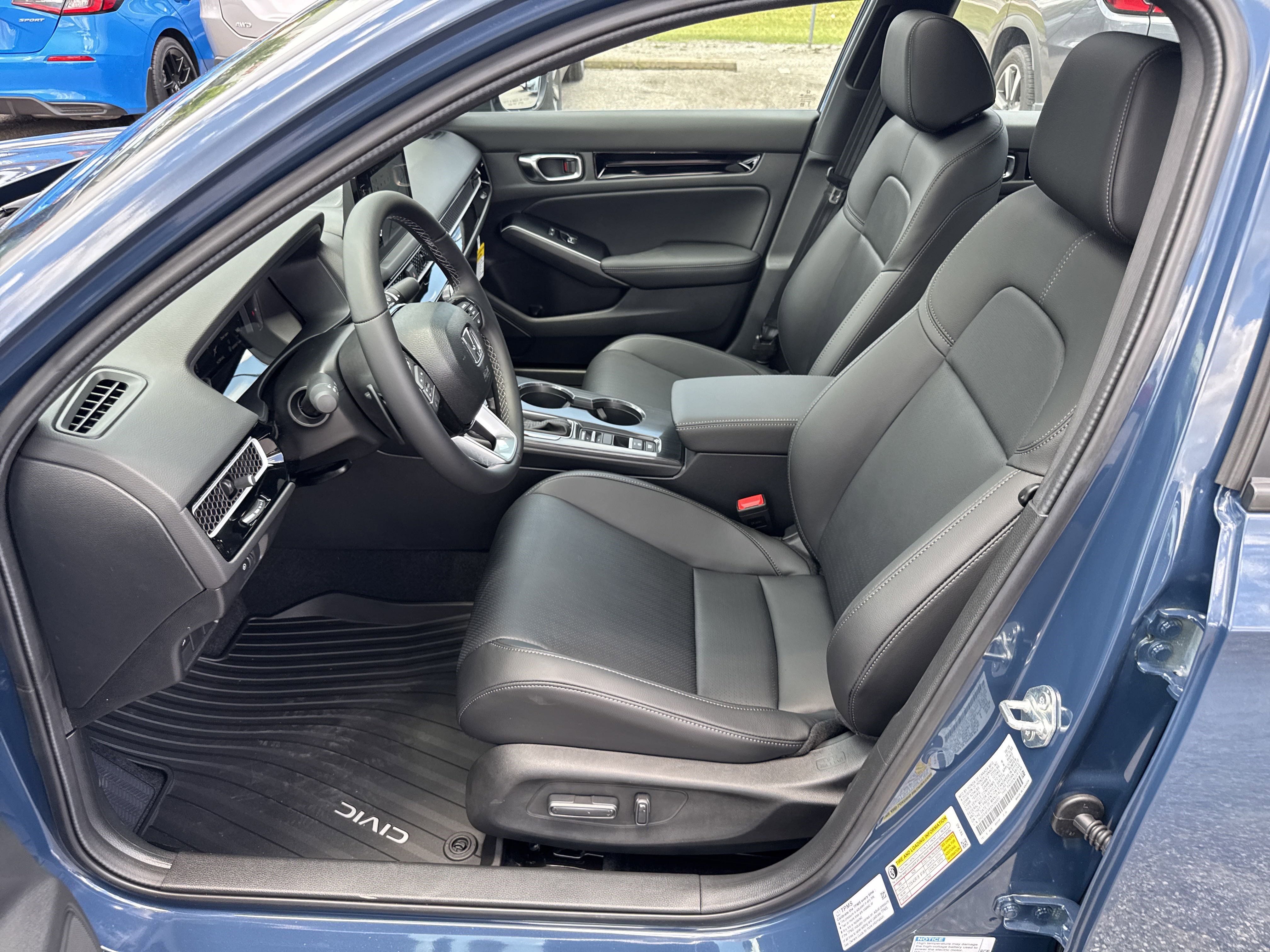 2025 Honda Civic Hybrid Sport Touring photo 8