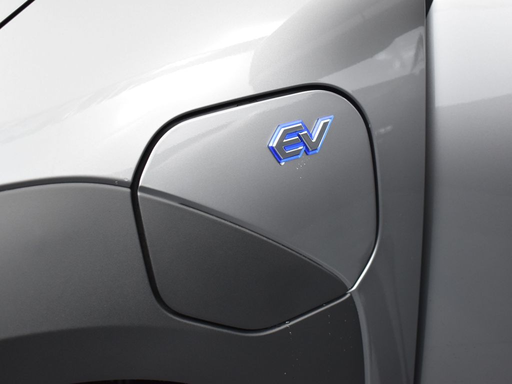 2025 Subaru Solterra Premium photo 25