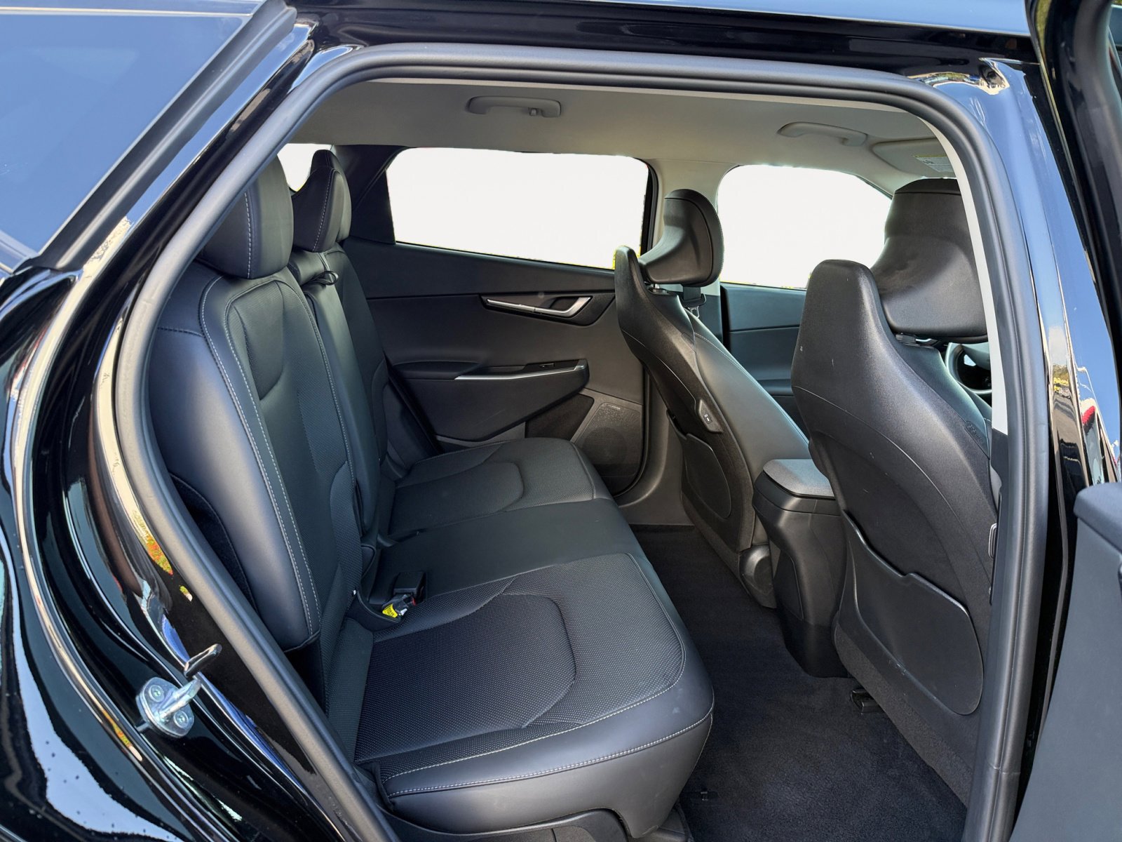 2022 Kia EV6 Wind photo 18