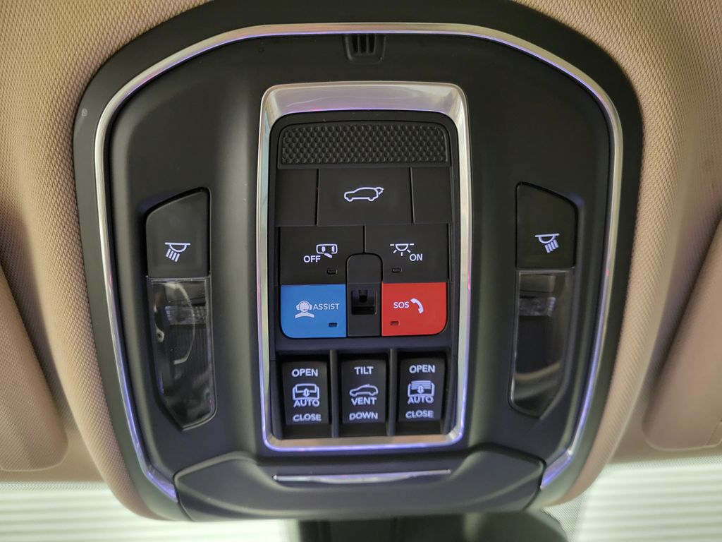 2021 Jeep Grand Cherokee Limited photo 17