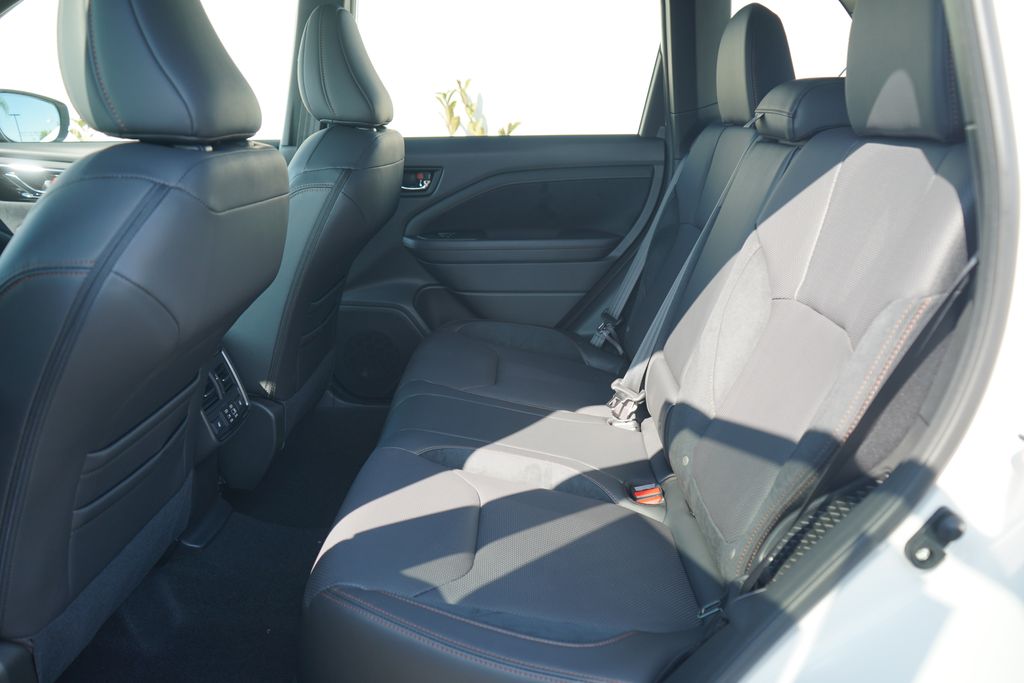 2025 Subaru Forester Touring photo 7