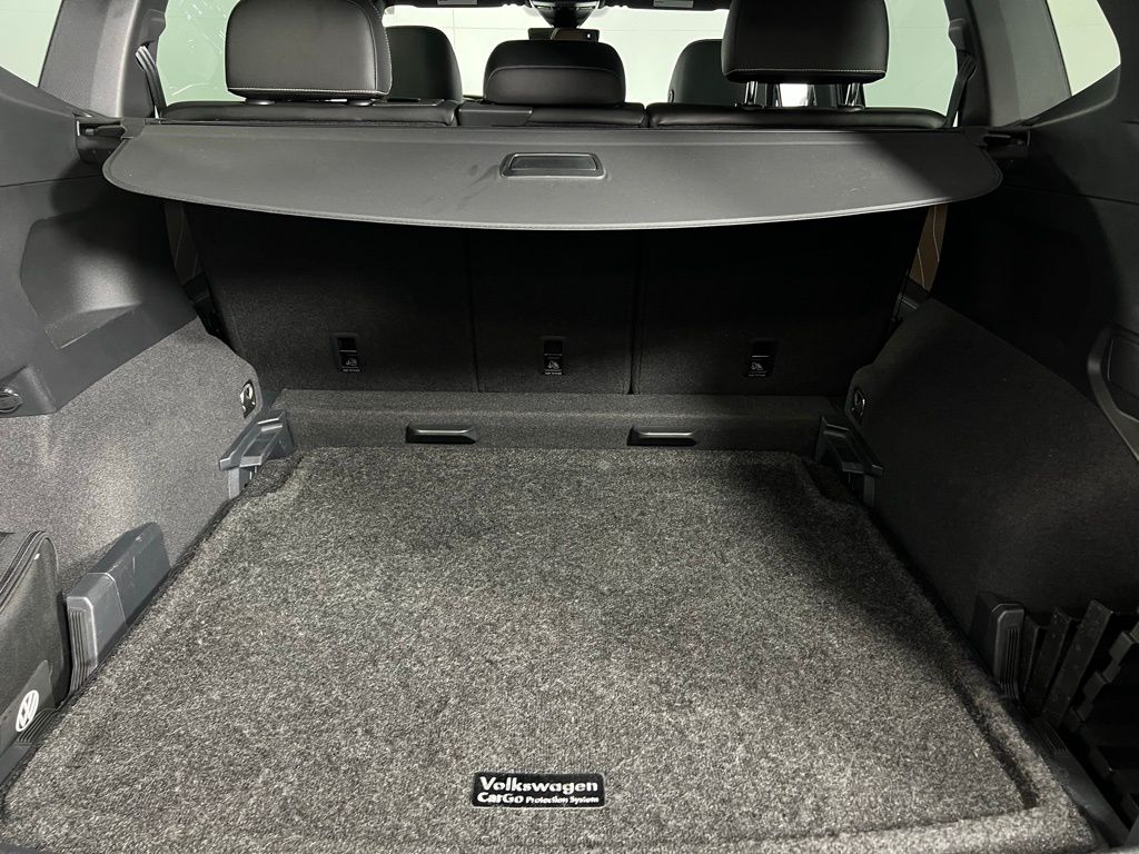 2022 Volkswagen Tiguan SEL Premium R-Line photo 27