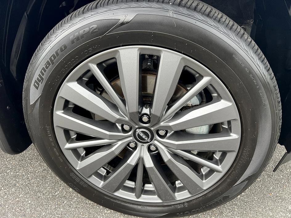 2024 Nissan Pathfinder SL photo 12