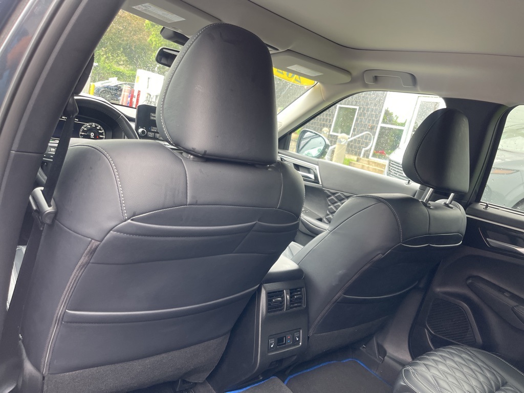 2024 Mitsubishi Outlander PHEV SEL photo 17