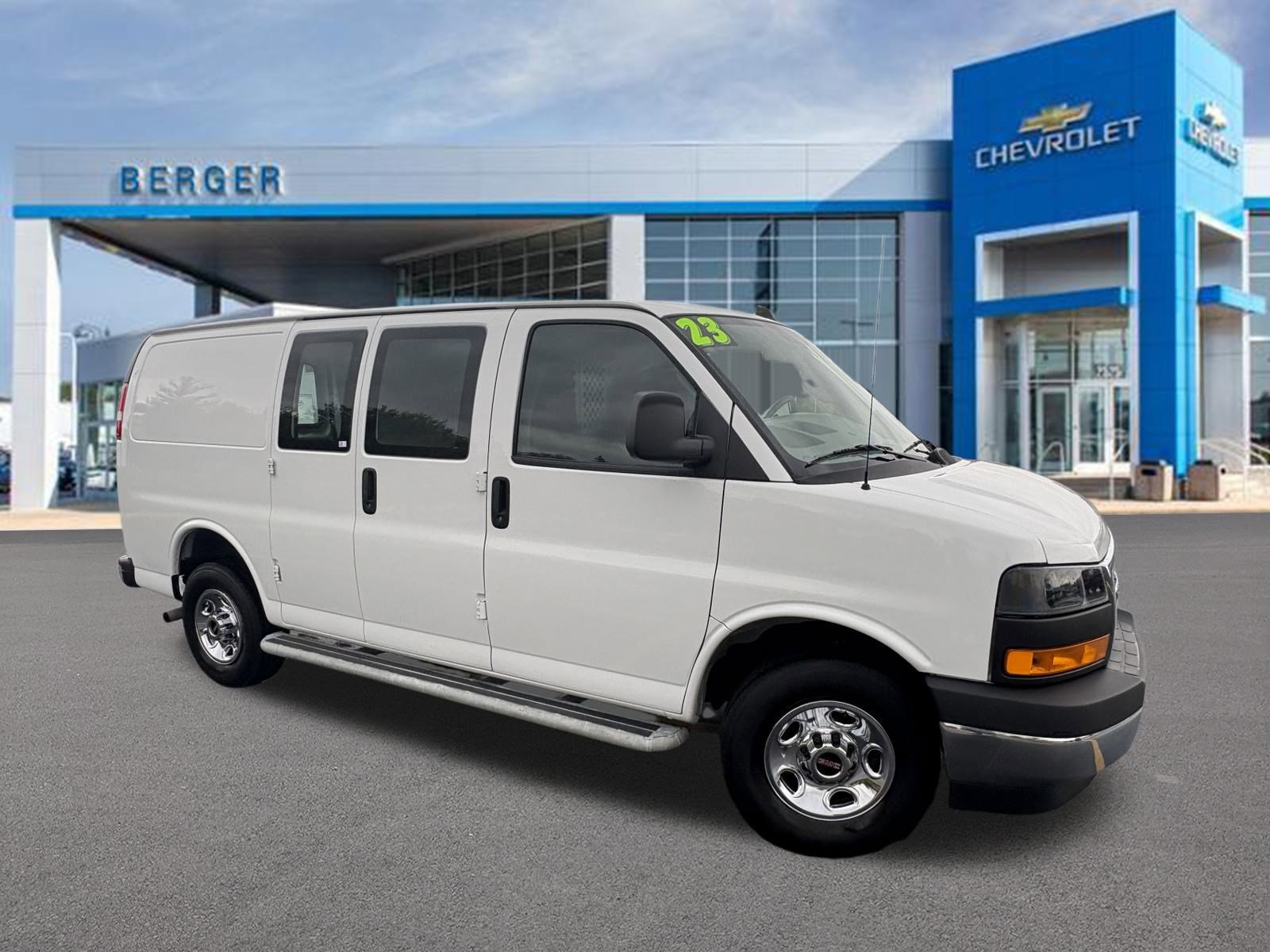 2023 GMC Savana Cargo 1WT's photo