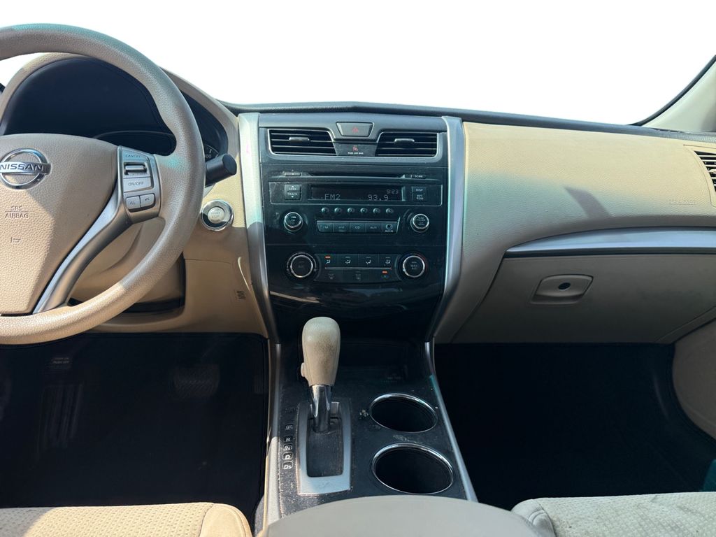 2015 Nissan Altima 2.5 S photo 11