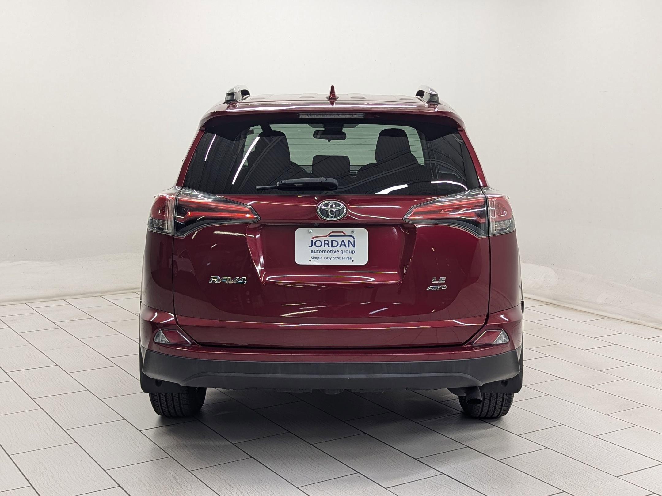 2018 Toyota RAV4 LE photo 8
