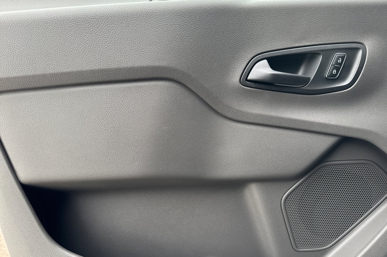 2024 Ford Transit photo 9