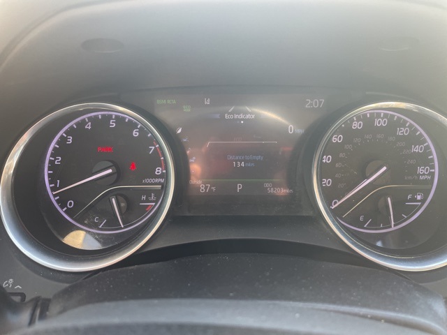 2019 Toyota Camry SE XLE photo 4