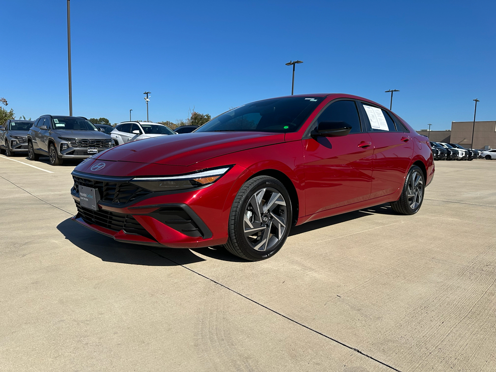 2025 Hyundai Elantra SEL's photo