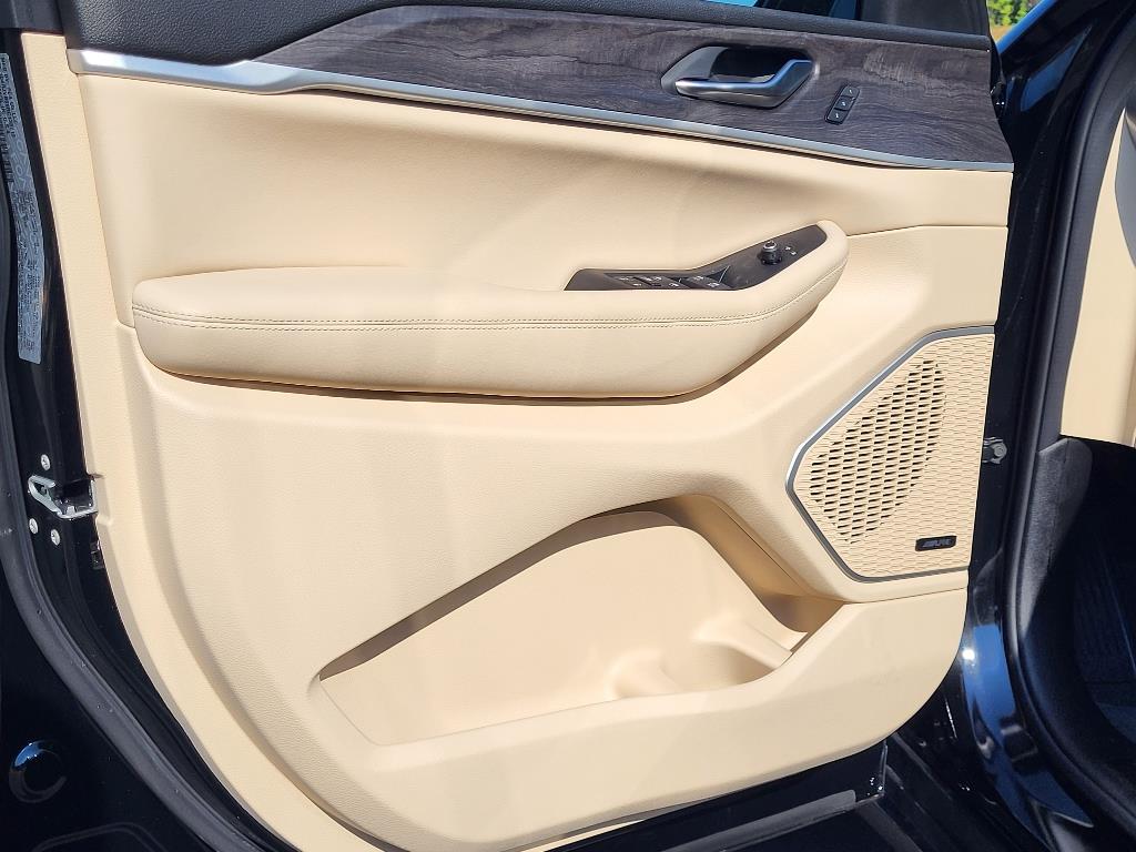 2024 Jeep Cherokee 4xe photo 4