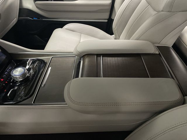 2023 Jeep Grand Wagoneer L Base photo 20