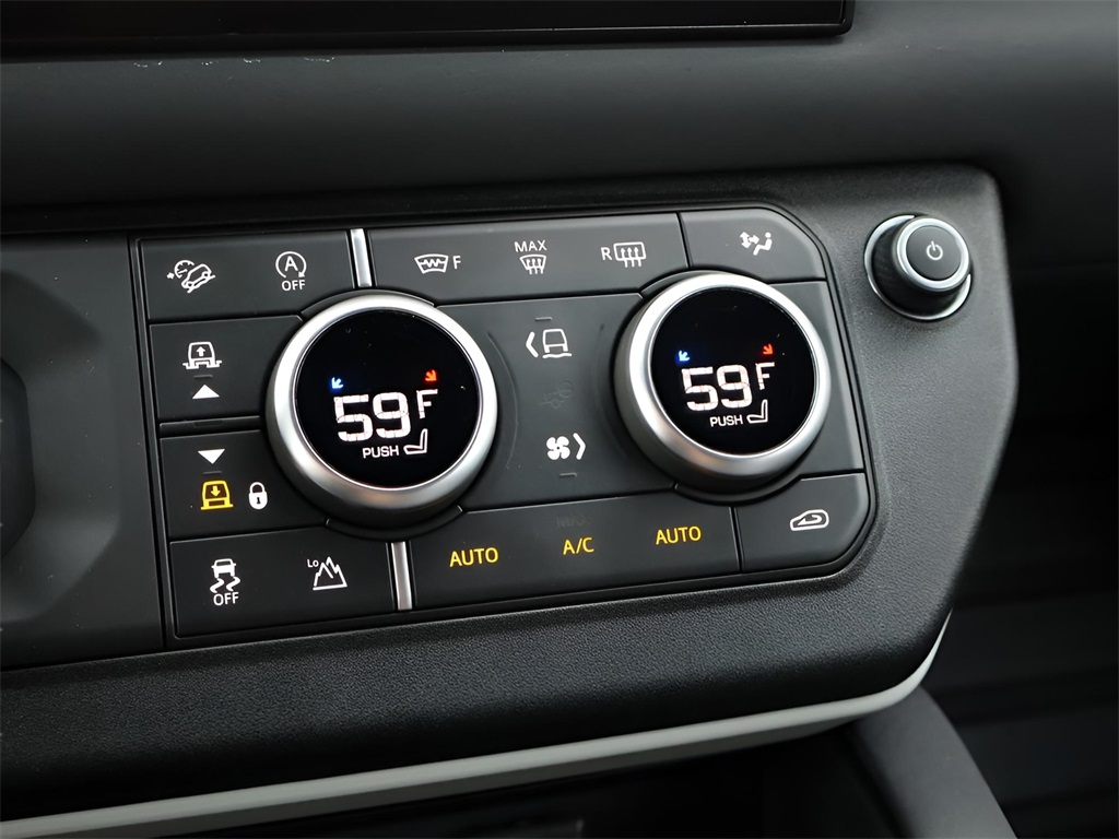 2023 Land Rover Defender 130 SE photo 23