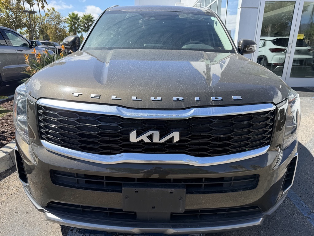 Used 2022 Green Kia S image 1
