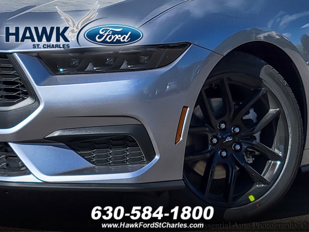 2026 Ford Mustang EcoBoost Premium photo 3