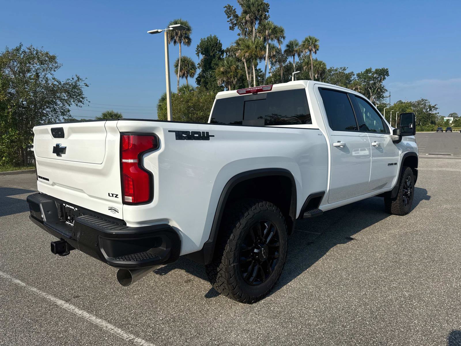 2025 Chevrolet Silverado 2500HD LTZ photo 3