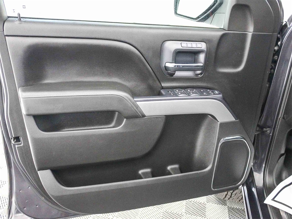 2015 Chevrolet Silverado LTZ photo 17
