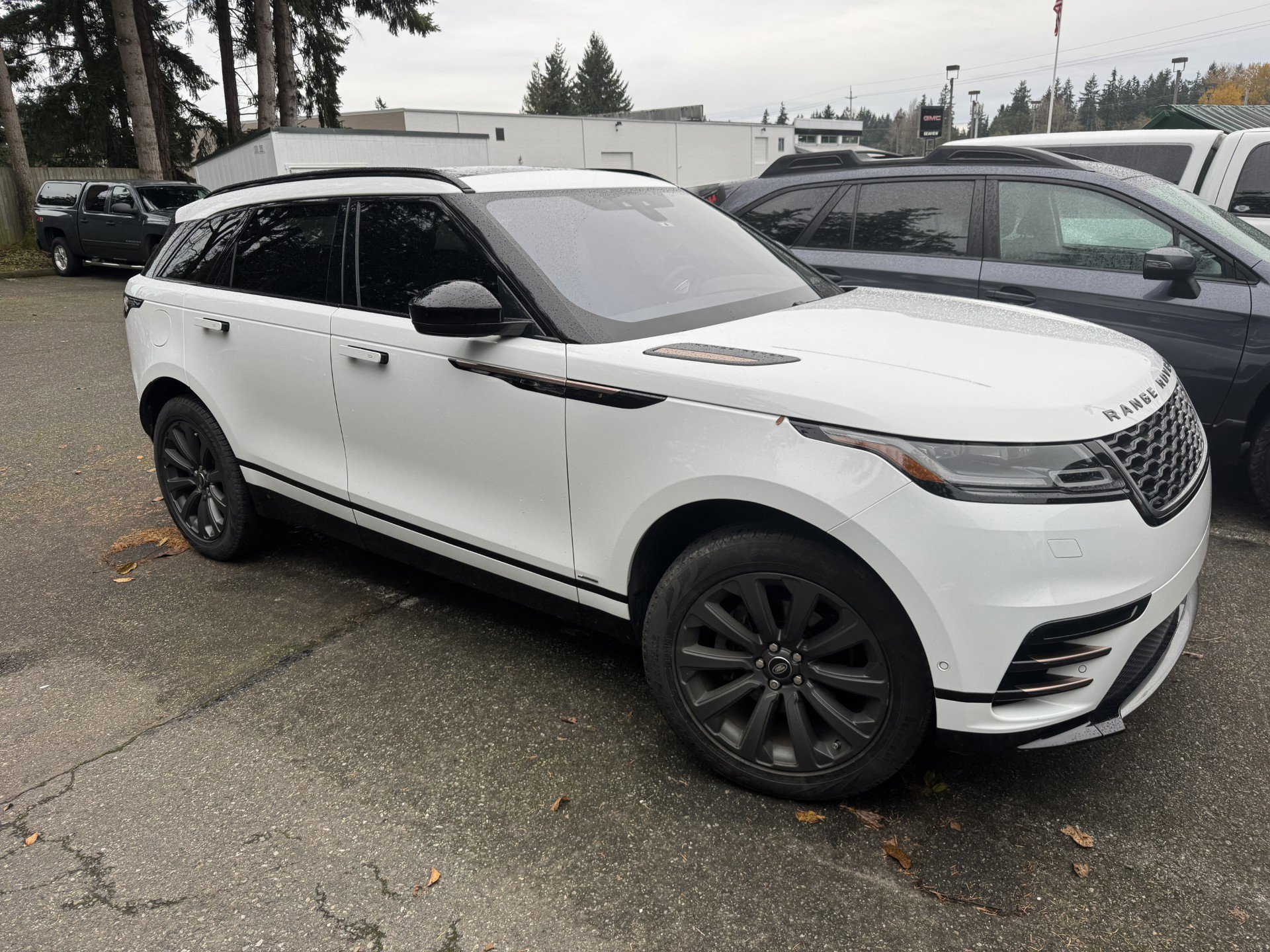 2019 Land Rover Range Rover Velar SE's photo