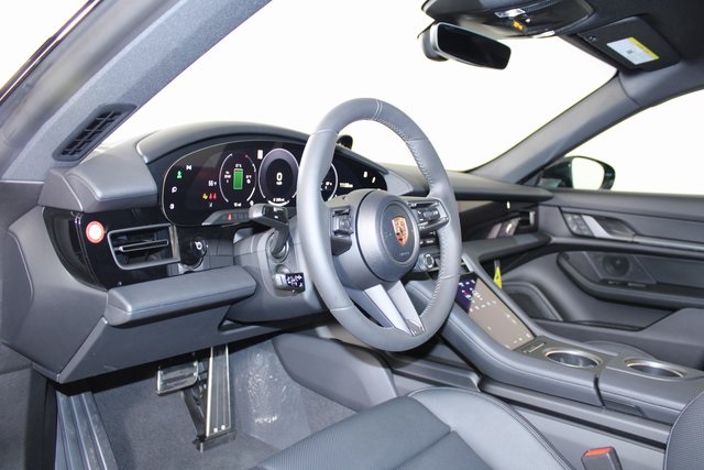 2025 Porsche Taycan S photo 4