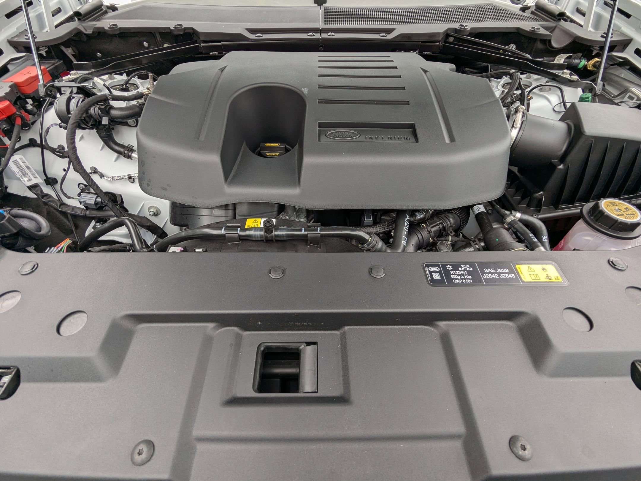 2025 Land Rover Defender 110 X-Dynamic SE photo 17