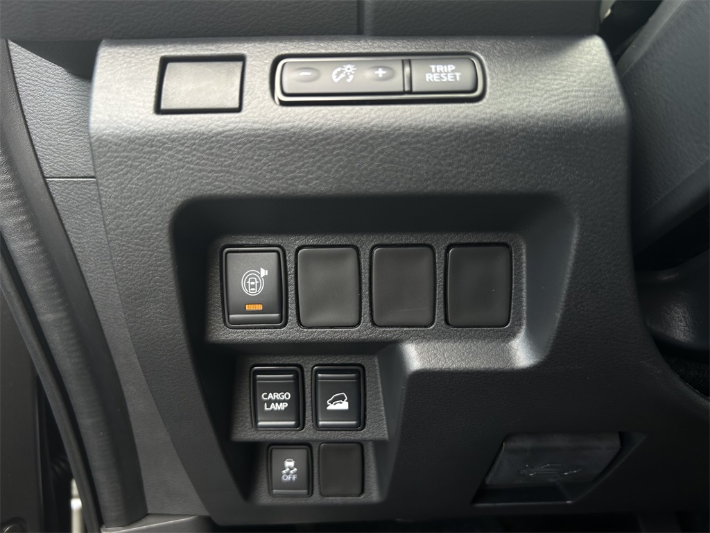 2025 Nissan Frontier Crew Cab SV photo 11