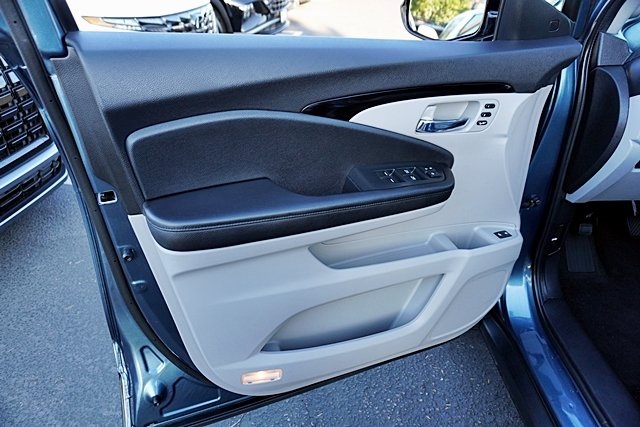 Used 2022 Blue Honda Touring image 25