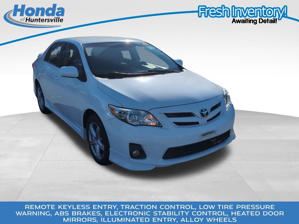 2013 Toyota Corolla S's photo