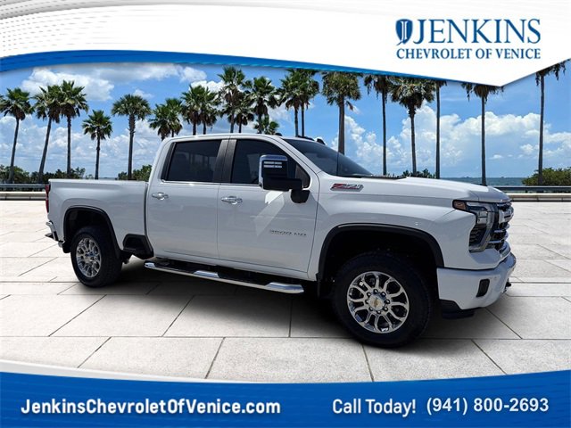 2025 Chevrolet Silverado 2500HD photo 2