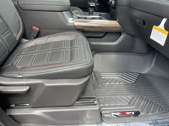 2025 Chevrolet Silverado 1500 RST photo 11