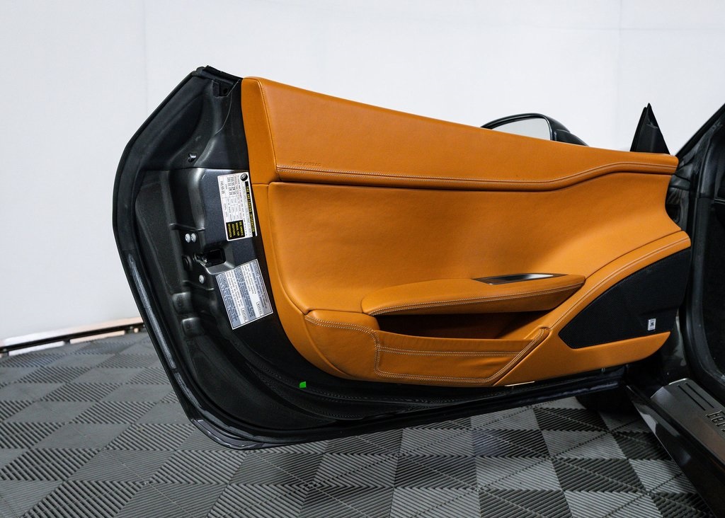 2014 Ferrari 458 Spider Base photo 18