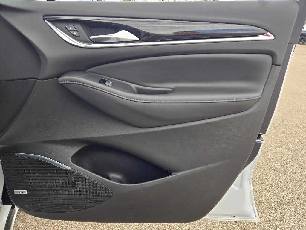 2021 Buick Enclave Avenir photo 2