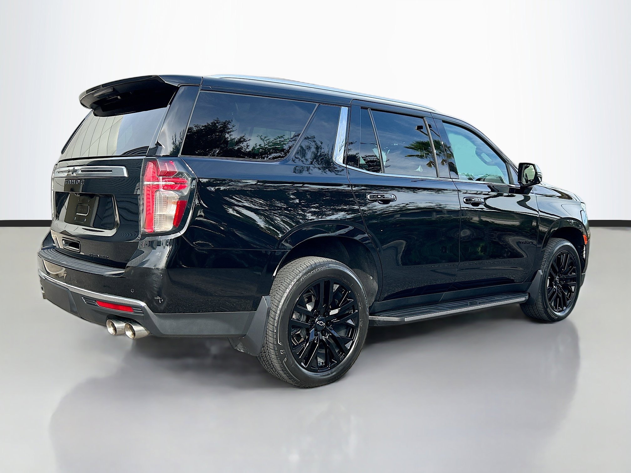 2023 Chevrolet Tahoe Premier photo 2
