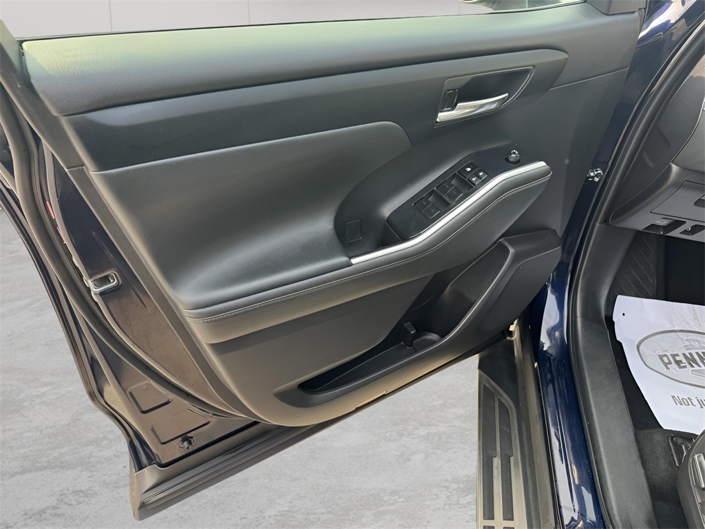 2023 Toyota Highlander XLE photo 10