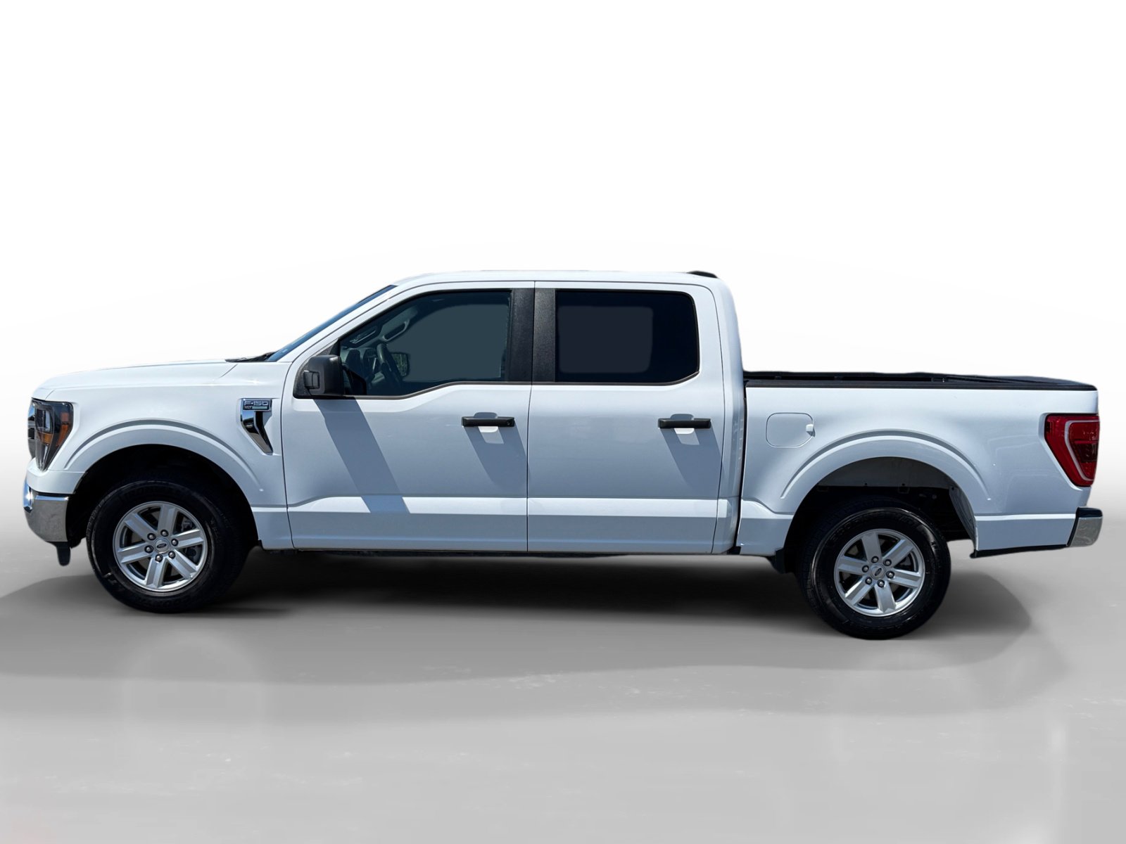 2023 Ford F-150 XLT photo 2
