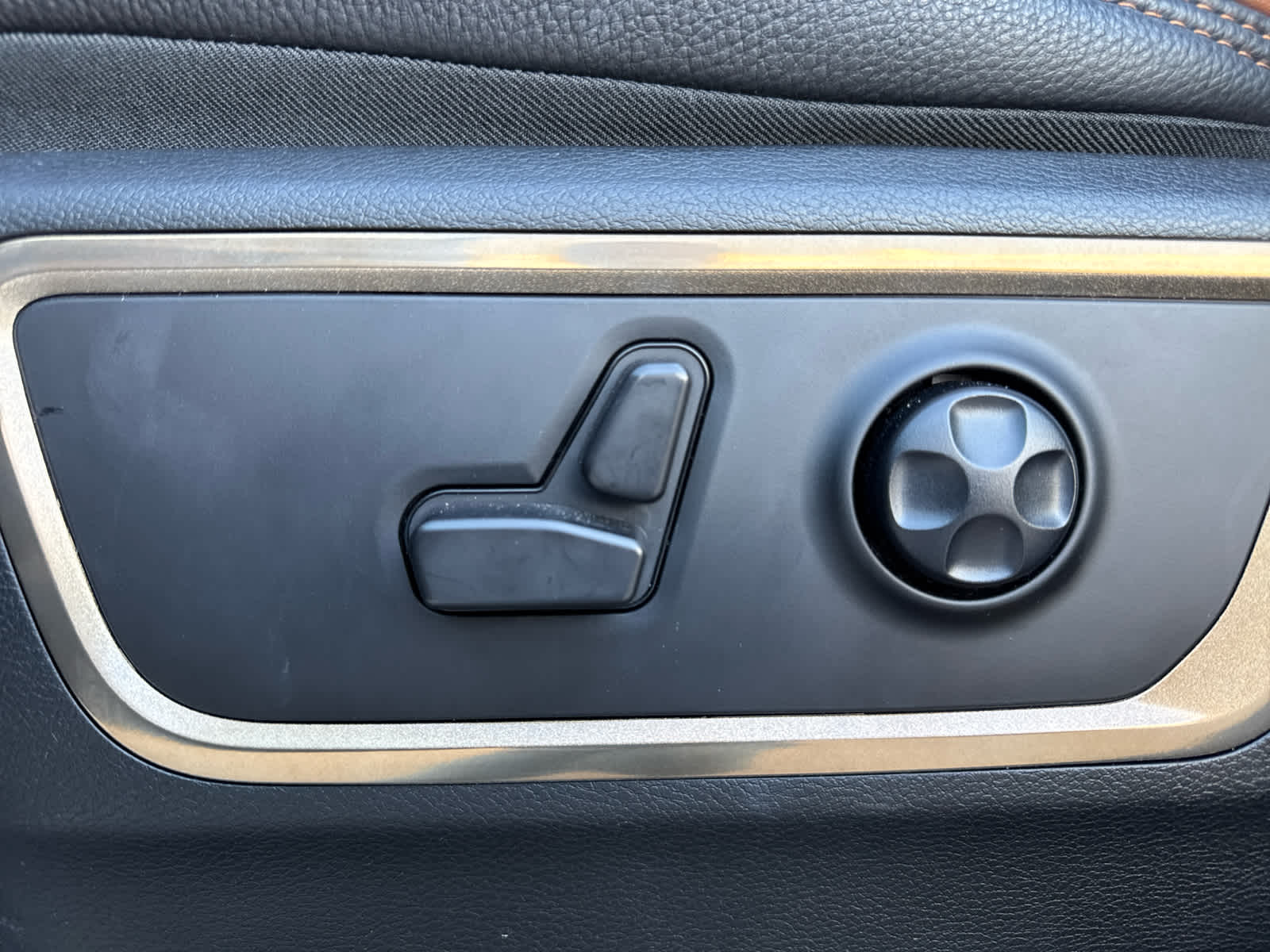 2023 Ram 1500 Longhorn photo 23