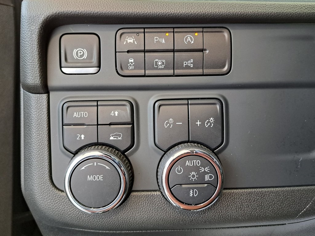 2025 Chevrolet Suburban RST photo 11