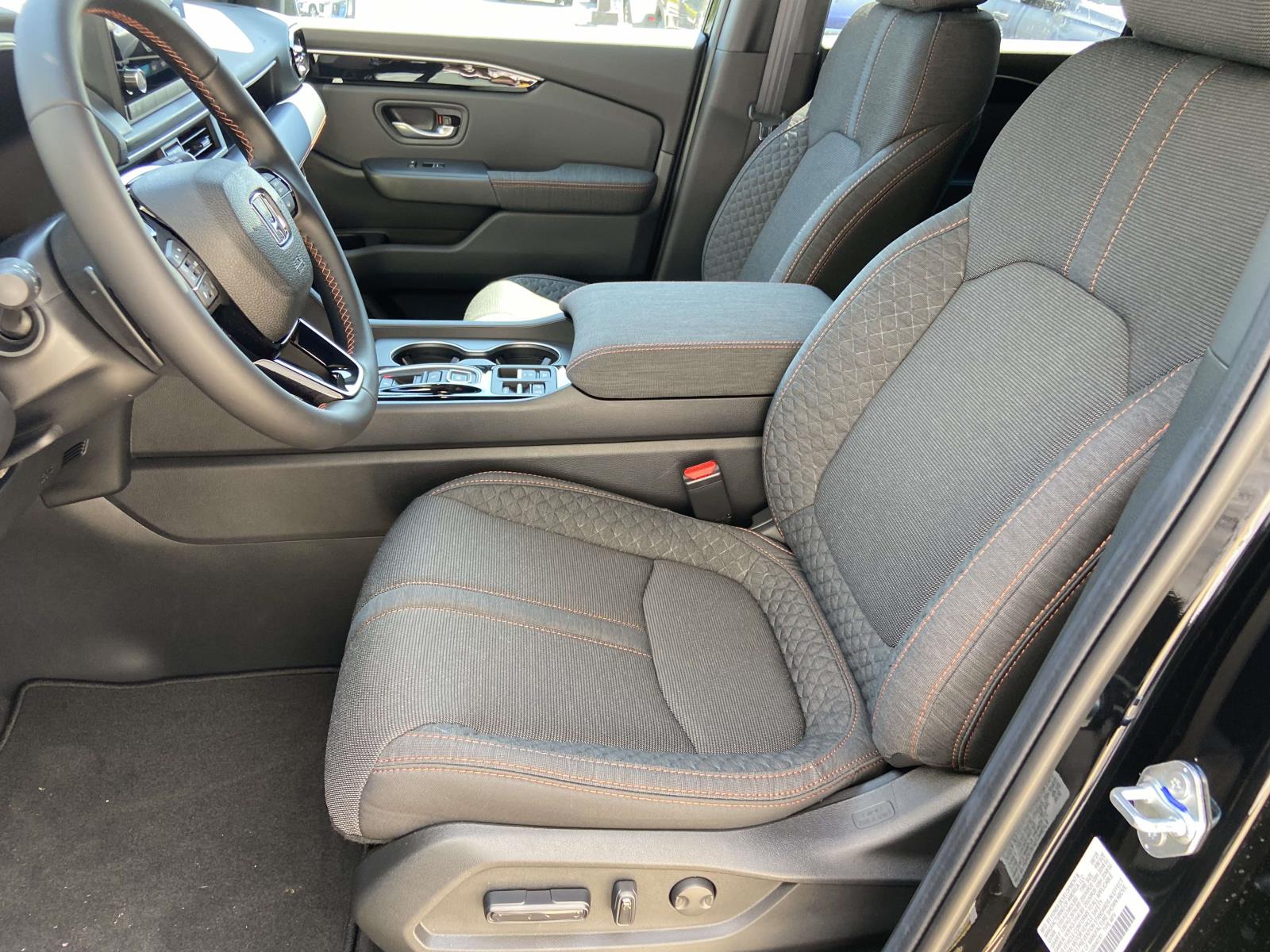 2025 Honda Pilot Sport photo 7