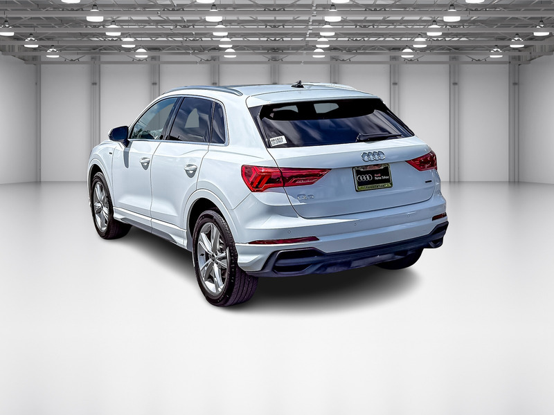 2024 Audi Q3 45 TFSI S line Premium photo 3