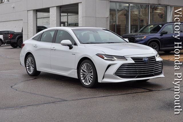2019 Toyota Avalon Limited's photo