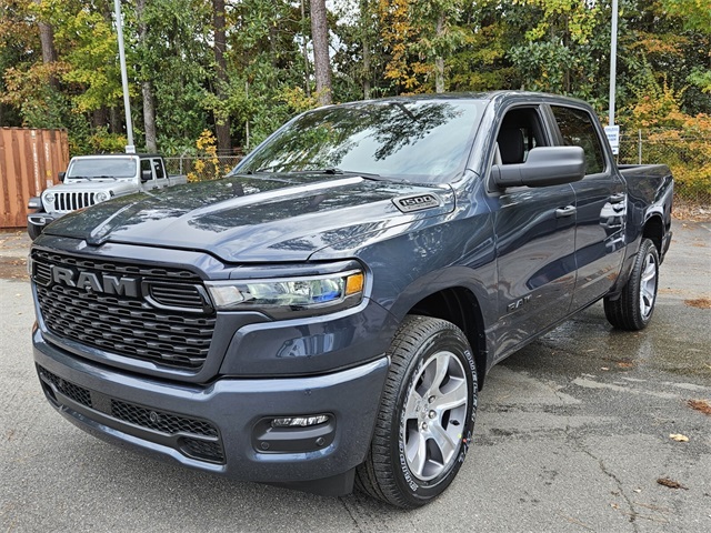 2026 Ram 1500 Express photo 3