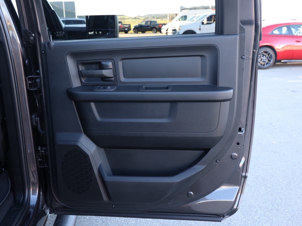 New 2026 Granite Crystal Metallic Clear-Coat Exterior Paint RAM Tradesman image 17