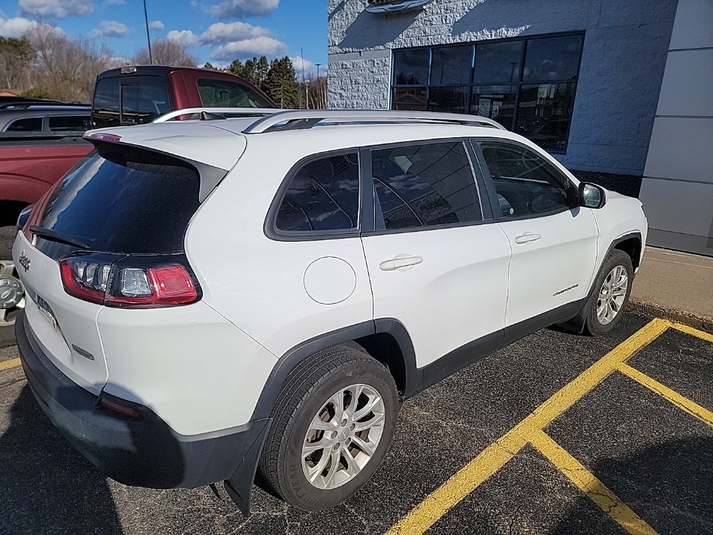 2020 Jeep Cherokee Latitude photo 2