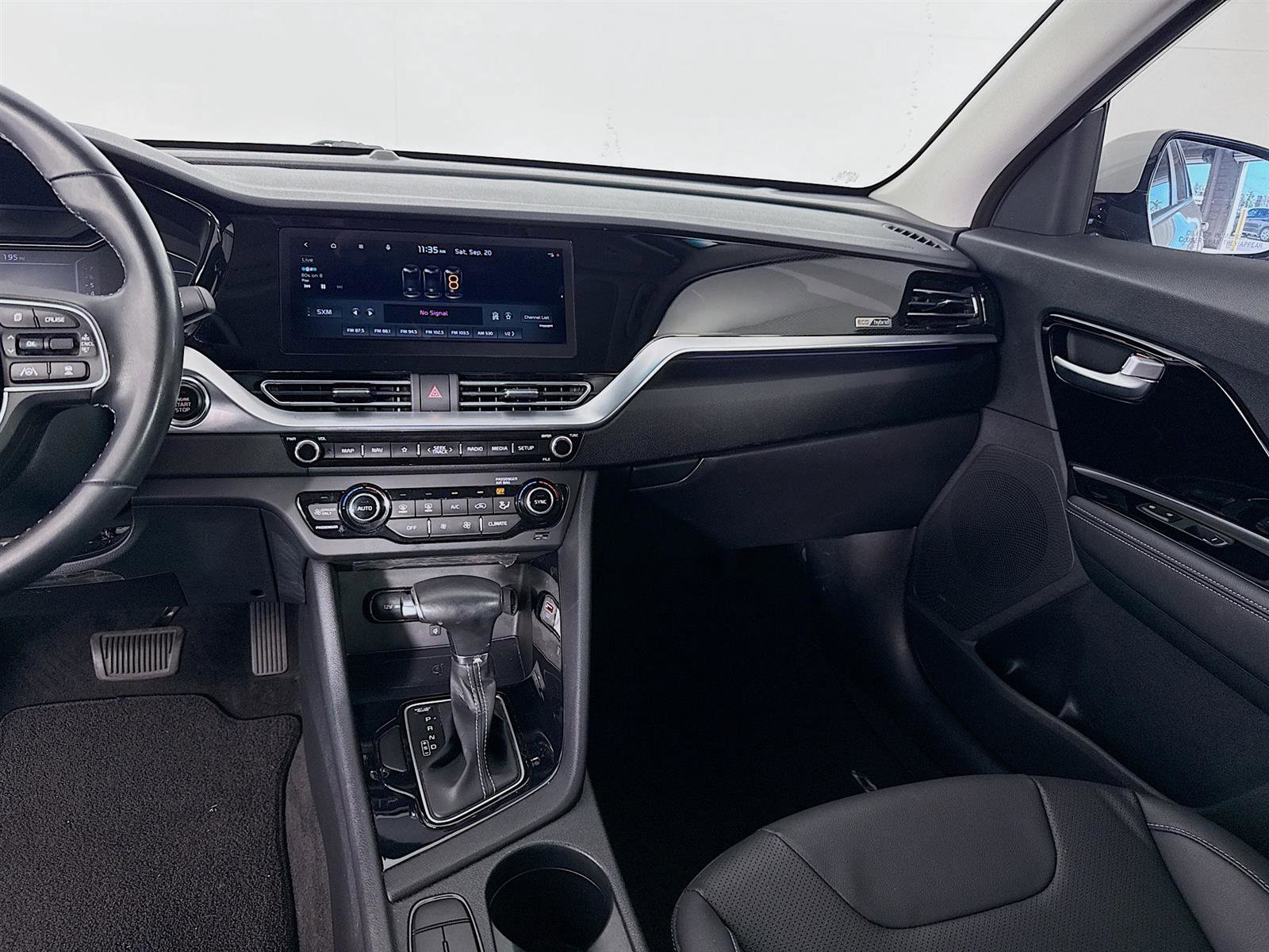 2022 Kia Niro Touring Special Edition photo 23