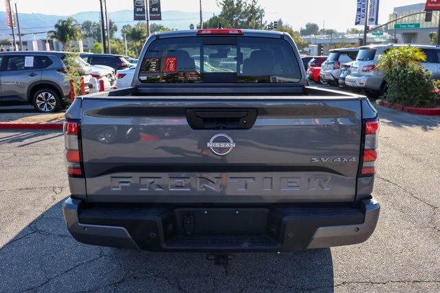2024 Nissan Frontier SV photo 3