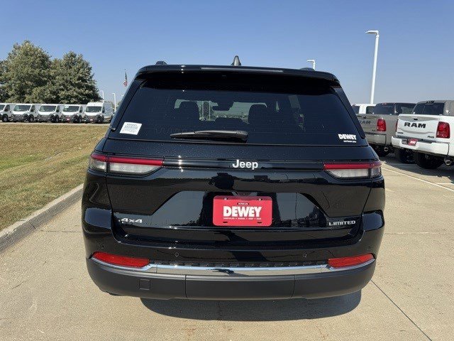2025 Jeep Grand Cherokee Limited photo 3