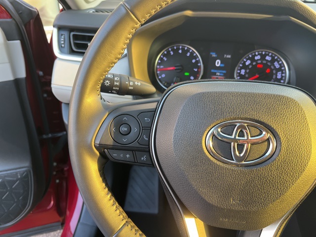 2019 Toyota RAV4 XLE Premium photo 20