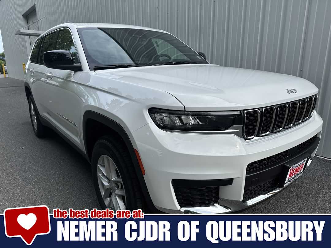 2025 Jeep Grand Cherokee L Laredo's photo