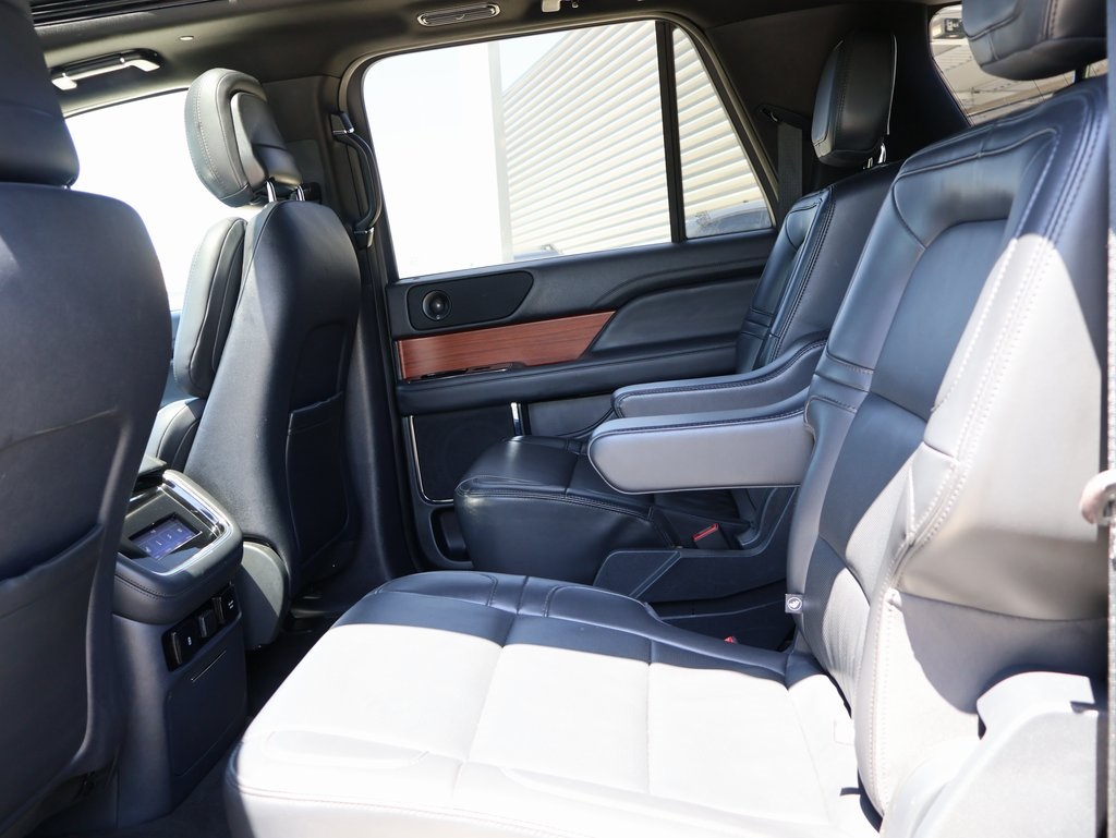 2024 Lincoln Navigator L Standard photo 20