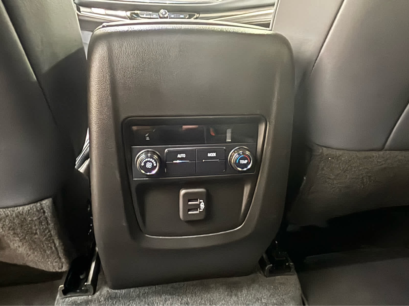 2022 Buick Enclave Essence photo 16